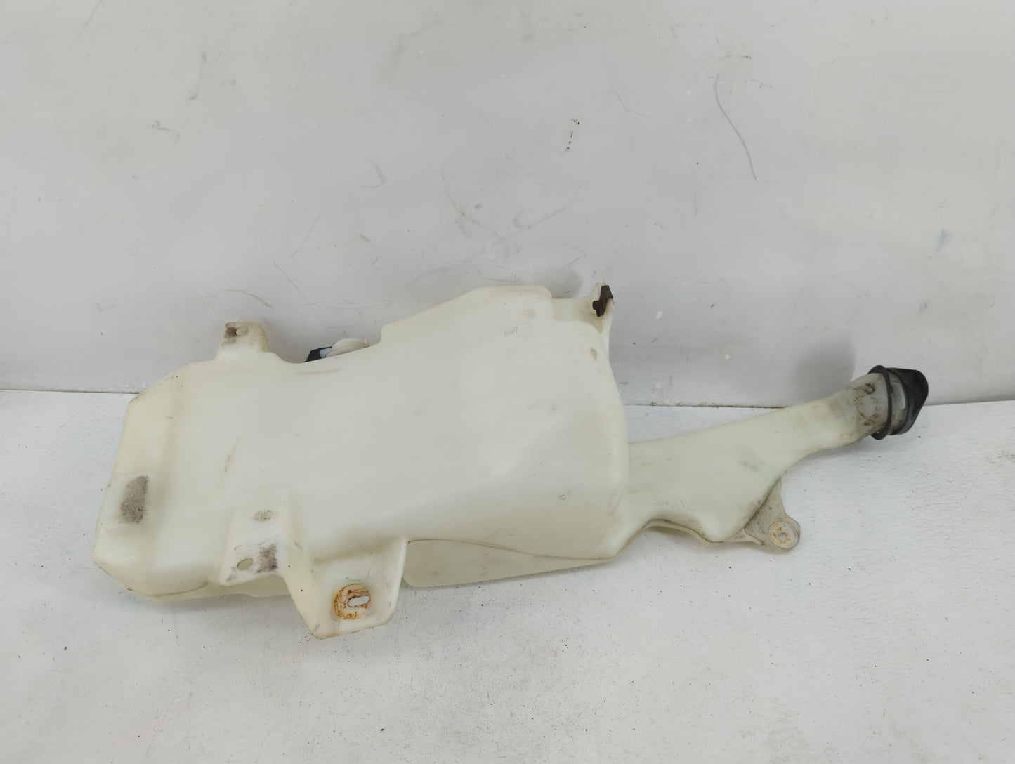 2007-2014 Chevrolet Tahoe Windshield Washer Fluid Reservoir Bottle Oem - Oemusedautoparts1.com