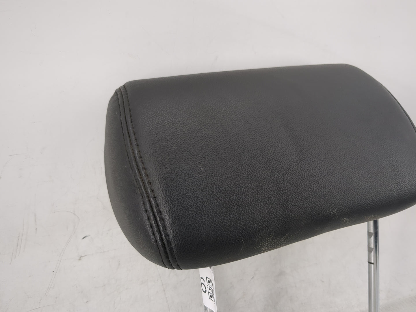 2010-2011 Chevrolet Tahoe Headrest Head Rest Rear Seat Fits Fits 2010 2011 OEM Used Auto Parts - Oemusedautoparts1.com