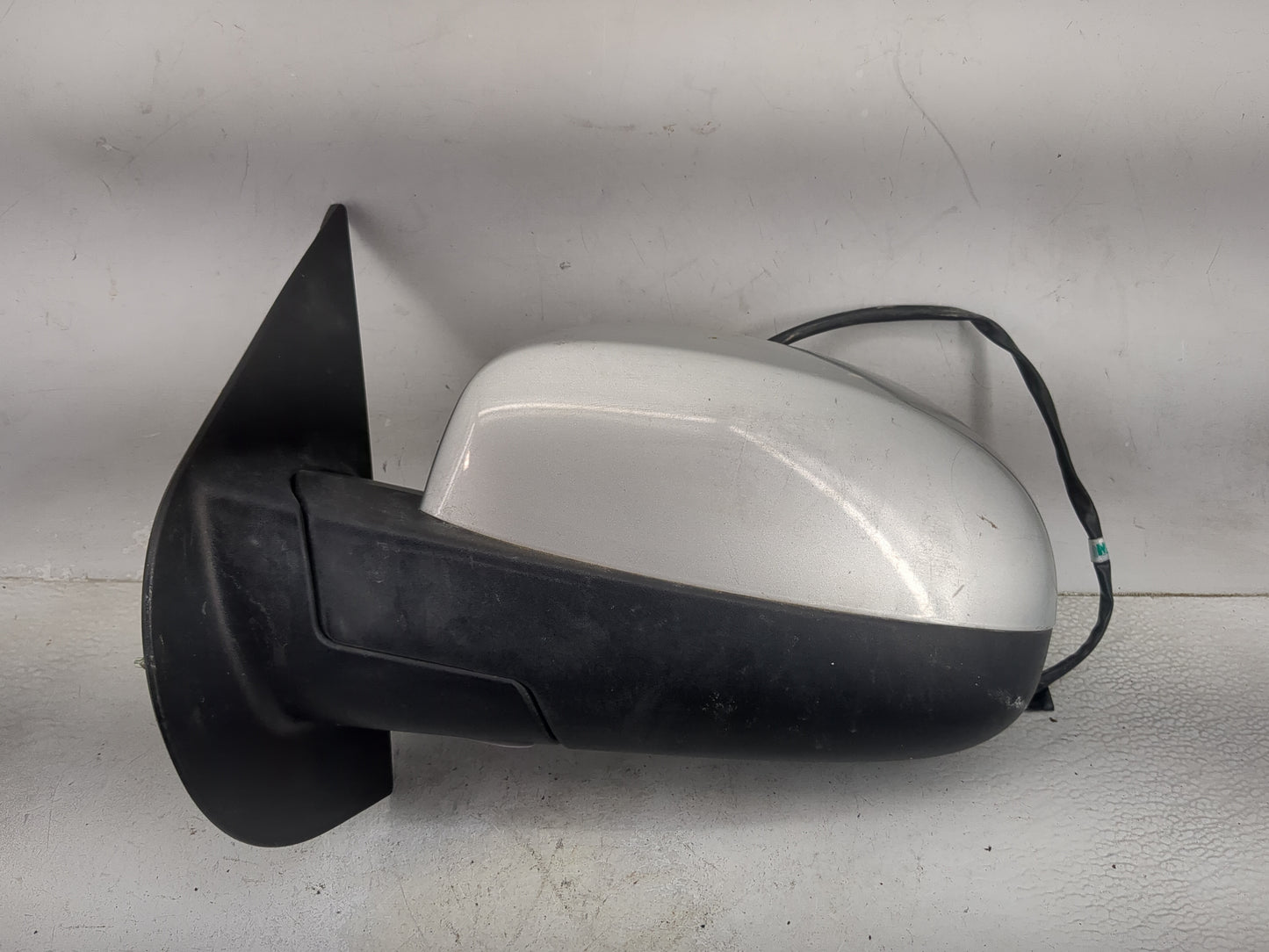 2007-2014 Chevrolet Tahoe Driver Side View Mirror - Left Door Mirror OEM Used - Oemusedautoparts1.com