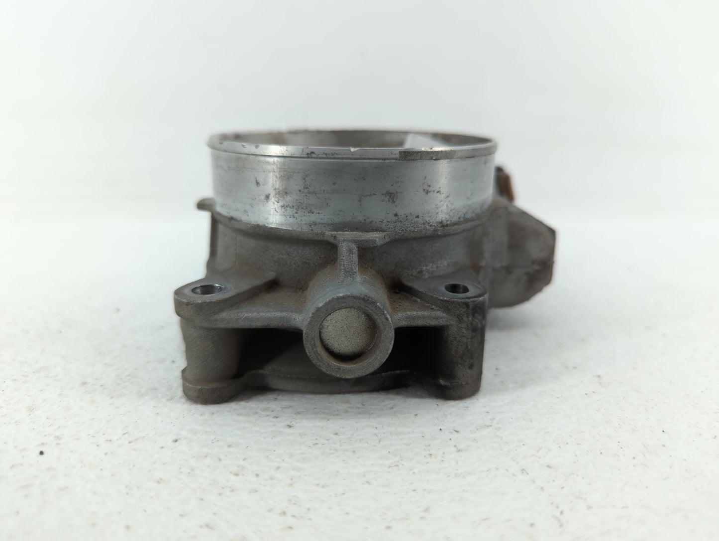2009-2014 Chevrolet Tahoe Throttle Body P/N:RME87-3C9992 Fits Fits 2009 2010 2011 2012 2013 2014 2015 OEM Used Auto Parts - 