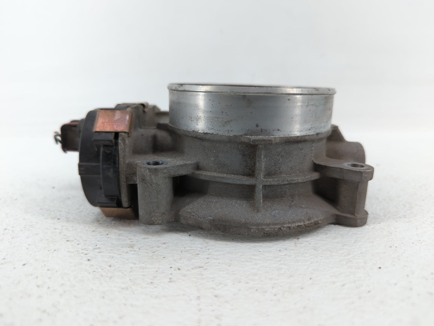 2009-2014 Chevrolet Tahoe Throttle Body P/N:RME87-3C9992 Fits Fits 2009 2010 2011 2012 2013 2014 2015 OEM Used Auto Parts - 