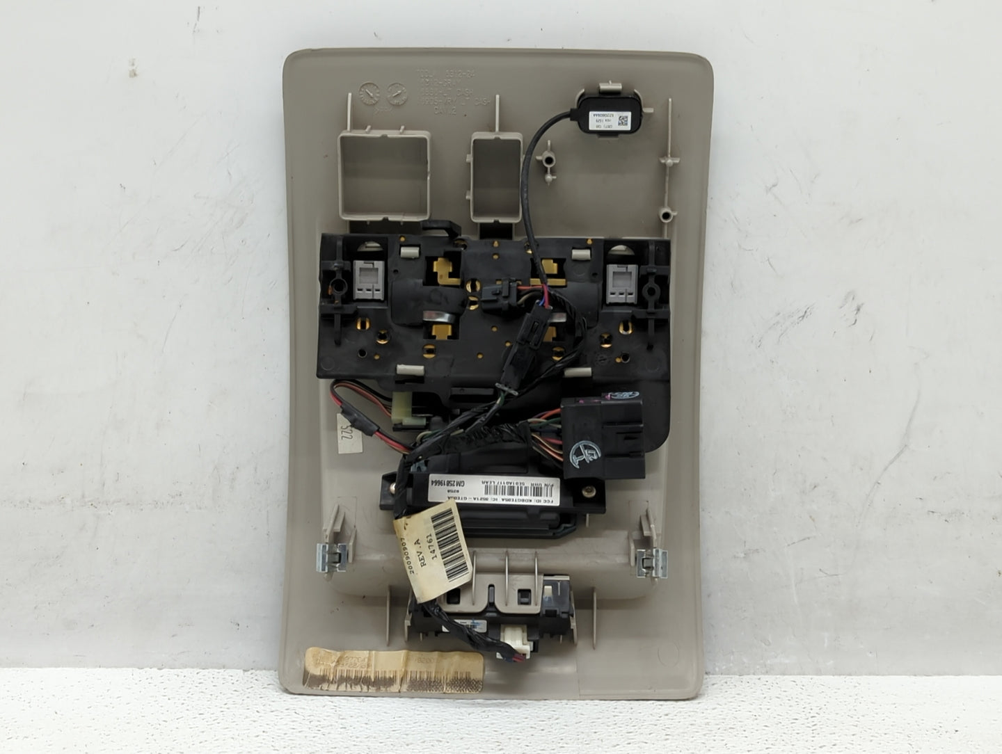 2010 Chevrolet Tahoe Overhead Roof Console - Oemusedautoparts1.com
