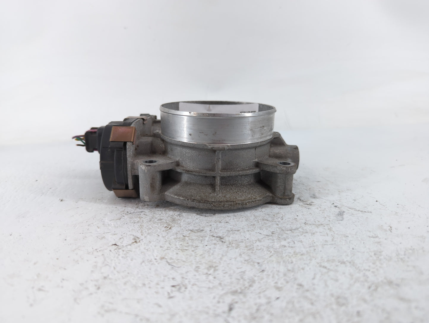 2009-2014 Chevrolet Tahoe Throttle Body P/N:RME873C9992 Fits Fits 2009 2010 2011 2012 2013 2014 2015 OEM Used Auto Parts - O