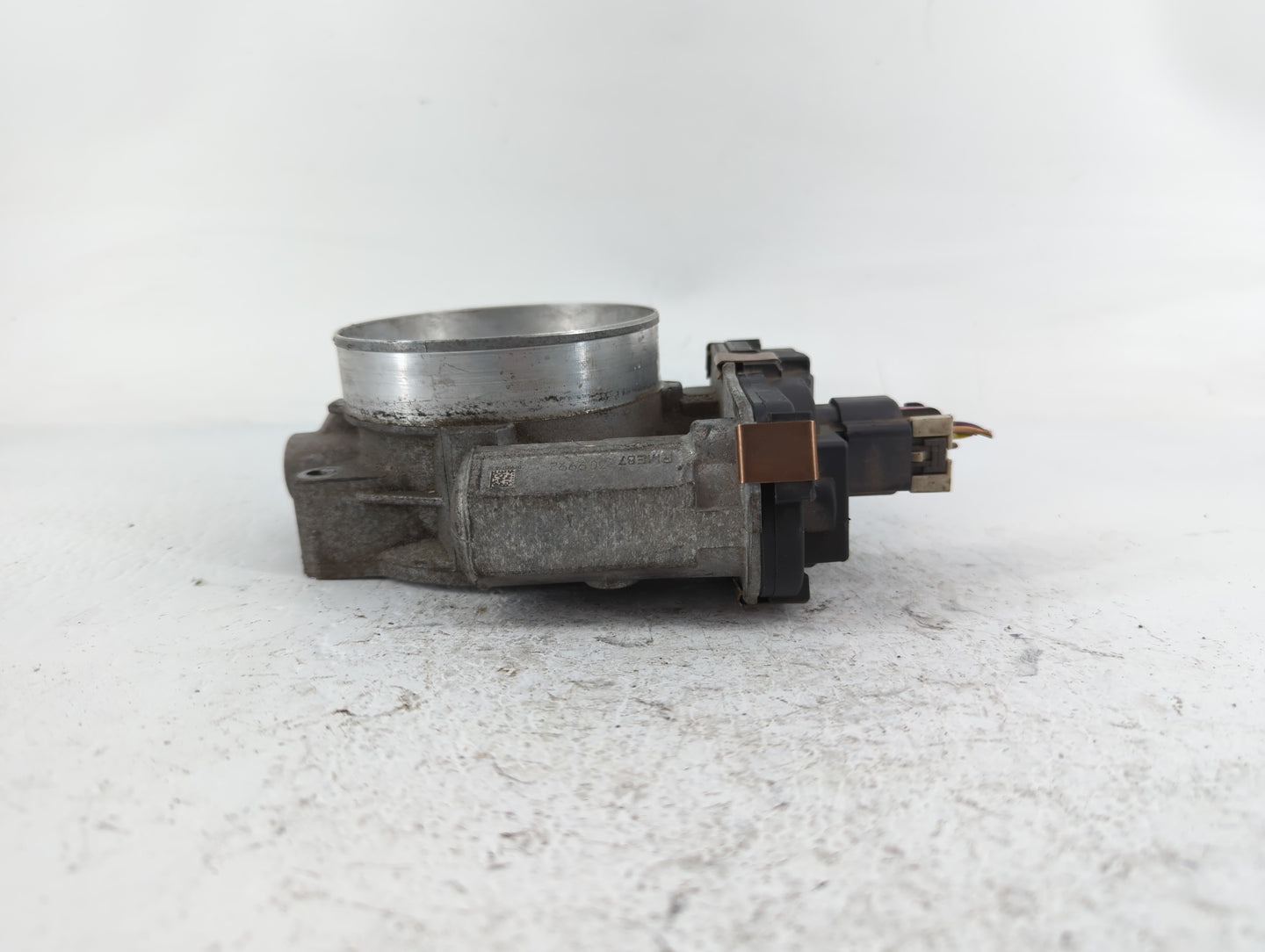 2009-2014 Chevrolet Tahoe Throttle Body P/N:RME873C9992 Fits Fits 2009 2010 2011 2012 2013 2014 2015 OEM Used Auto Parts - O