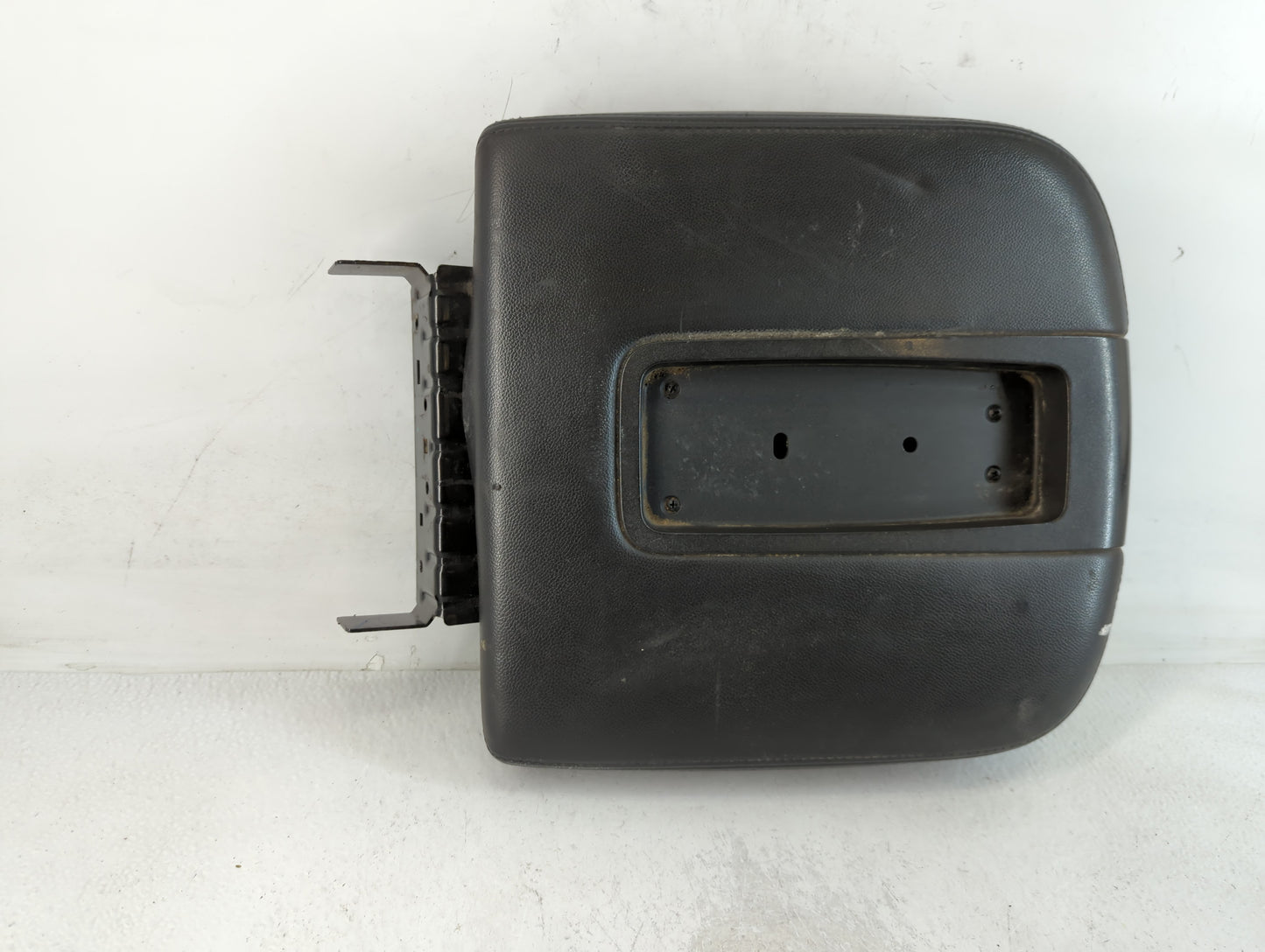 2010 Chevrolet Tahoe Center Console Armrest Cover Lid P/N:31-ABRIL-0210 Fits OEM Used Auto Parts - Oemusedautoparts1.com