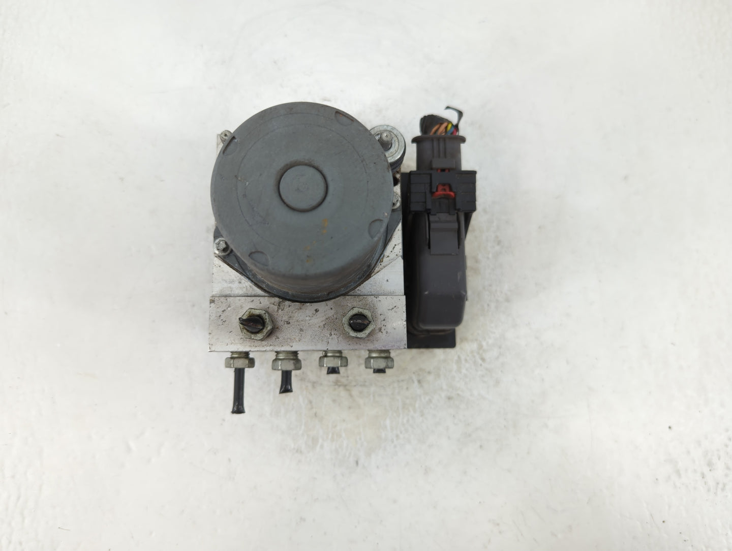 2010 Chevrolet Traverse ABS Pump Control Module Replacement Fits OEM Used Auto Parts - Oemusedautoparts1.com
