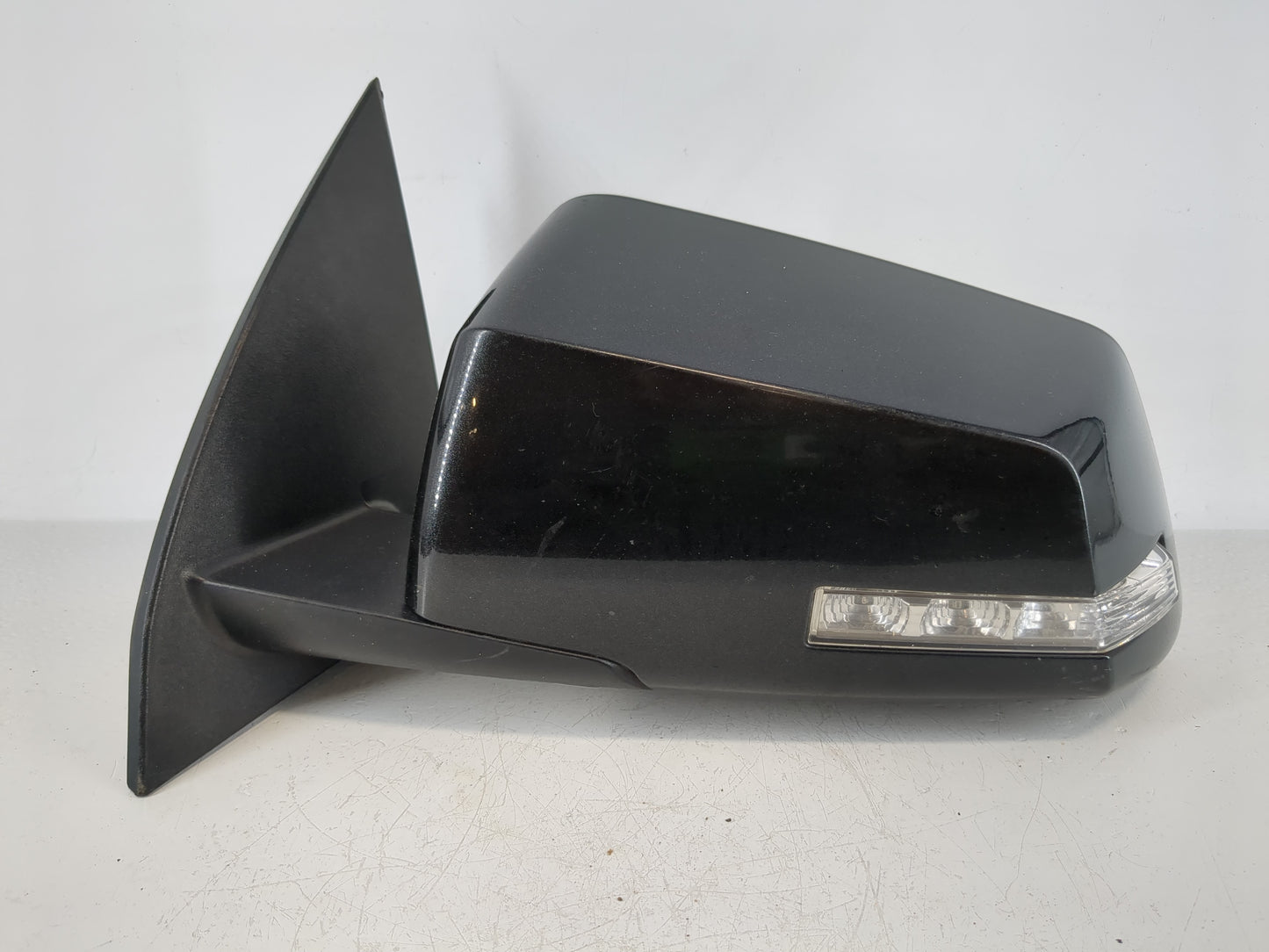2010 Chevrolet Traverse Driver Side View Mirror - Left Door Mirror OEM Used - Oemusedautoparts1.com