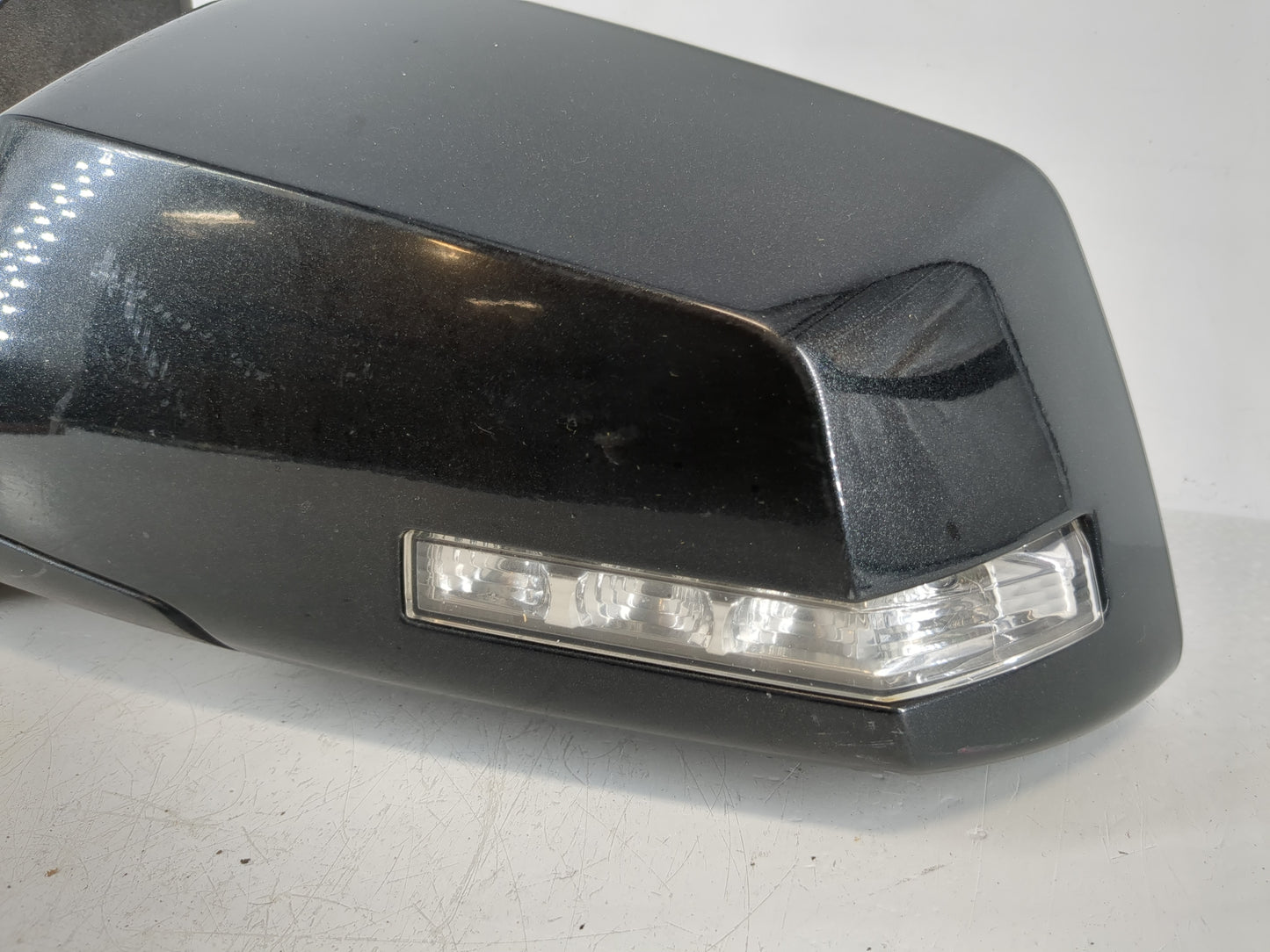 2010 Chevrolet Traverse Driver Side View Mirror - Left Door Mirror OEM Used - Oemusedautoparts1.com