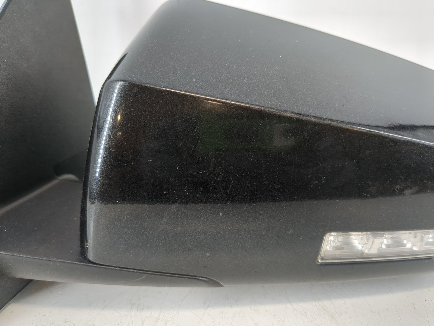2010 Chevrolet Traverse Driver Side View Mirror - Left Door Mirror OEM Used - Oemusedautoparts1.com