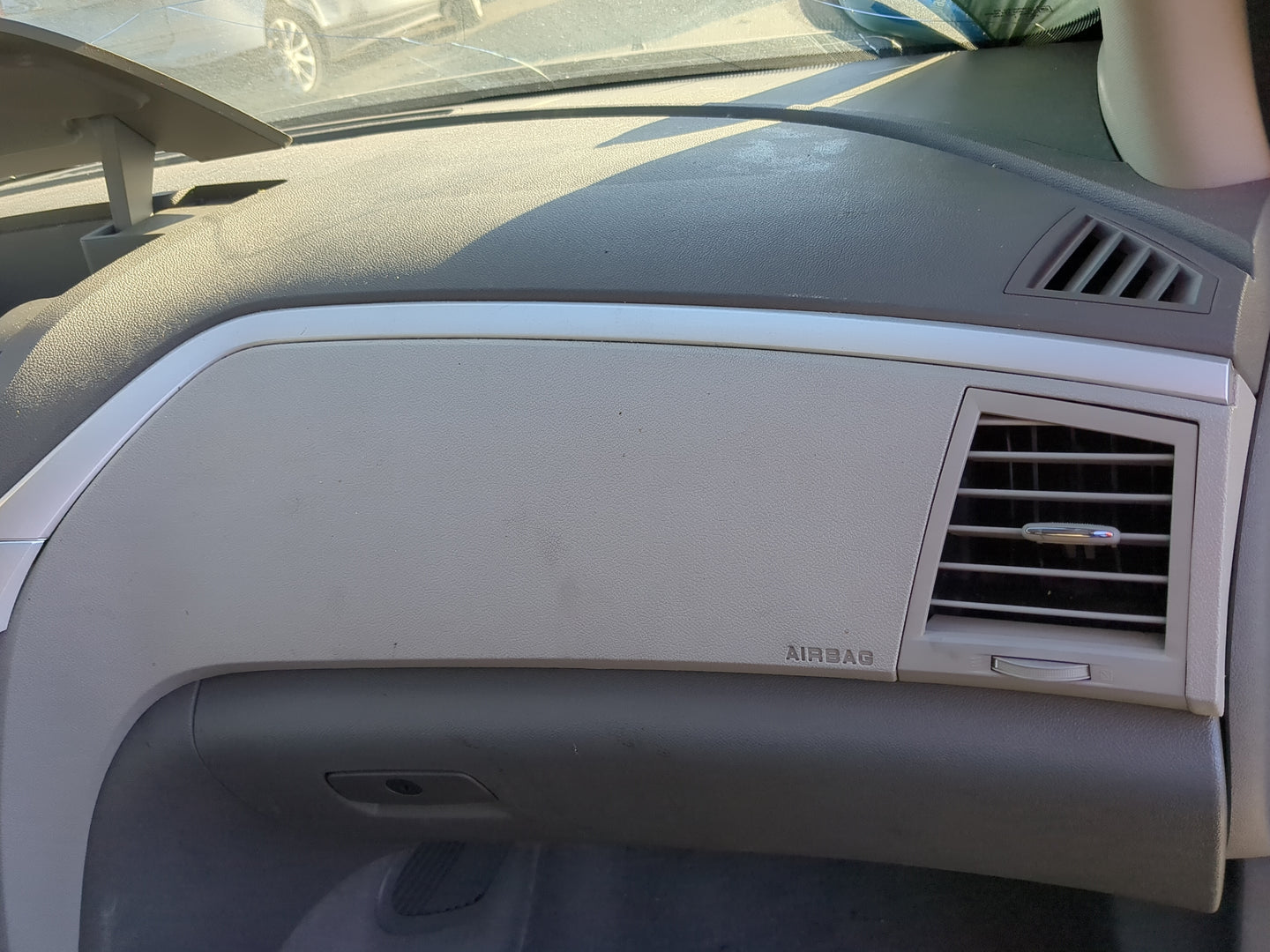 2009-2010 Chevrolet Traverse Air Bag Passenger Right Dashboard OEM Fits Fits 2009 2010 OEM Used Auto Parts - Oemusedautopart