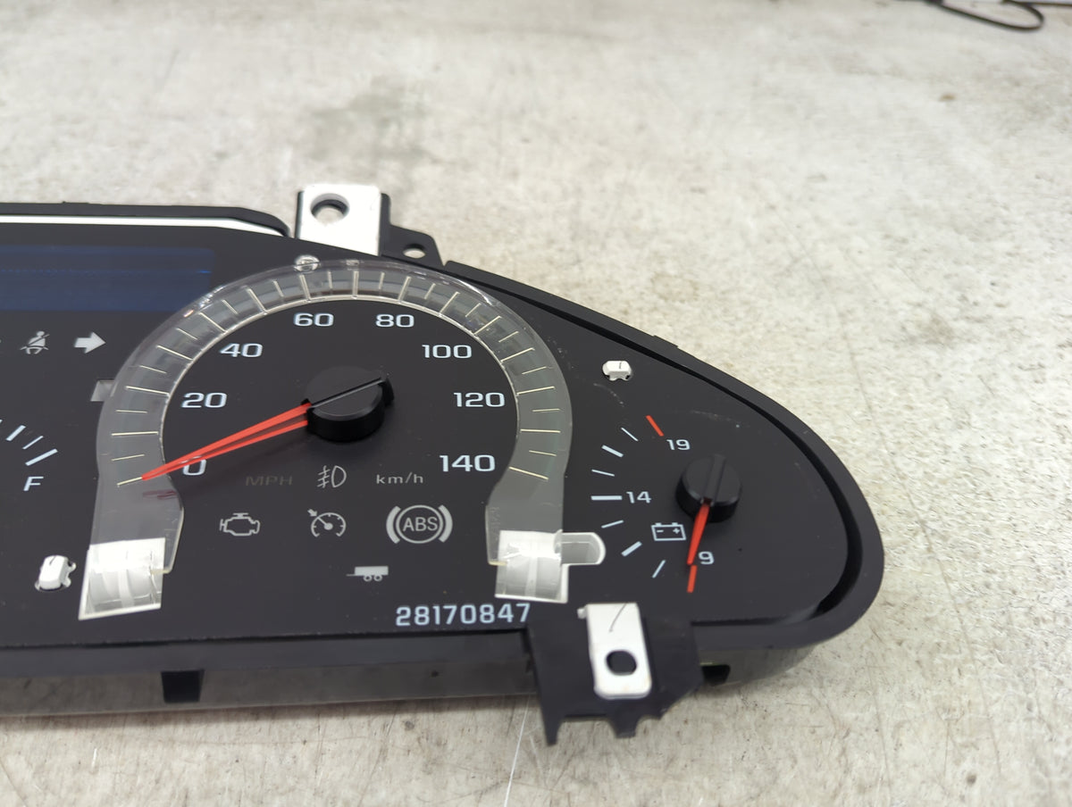 2010 Chevrolet Traverse Instrument Cluster Speedometer Gauges P/N:20866615 28215826 Miles:1K Fits OEM Used Auto Parts - Oemu
