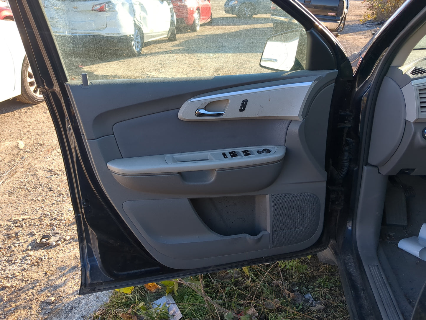 2010 Chevrolet Traverse Front Left Driver Interior Door Panel Trim - Oemusedautoparts1.com