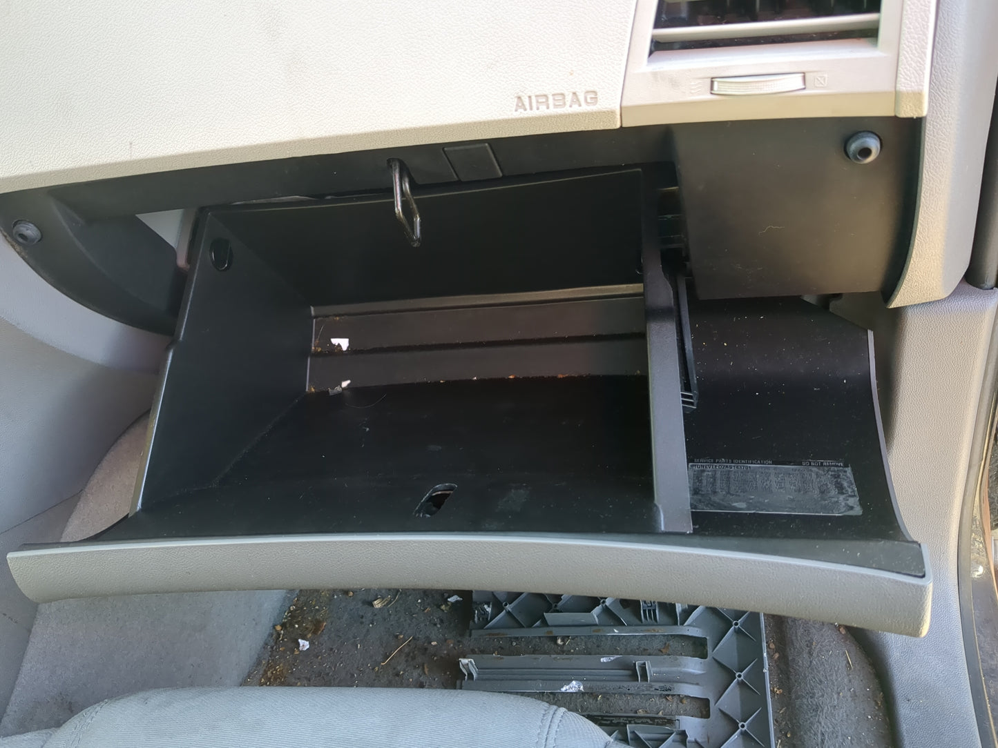 2010 Chevrolet Traverse Passenger Glove Box Door Storage Compartment - Oemusedautoparts1.com