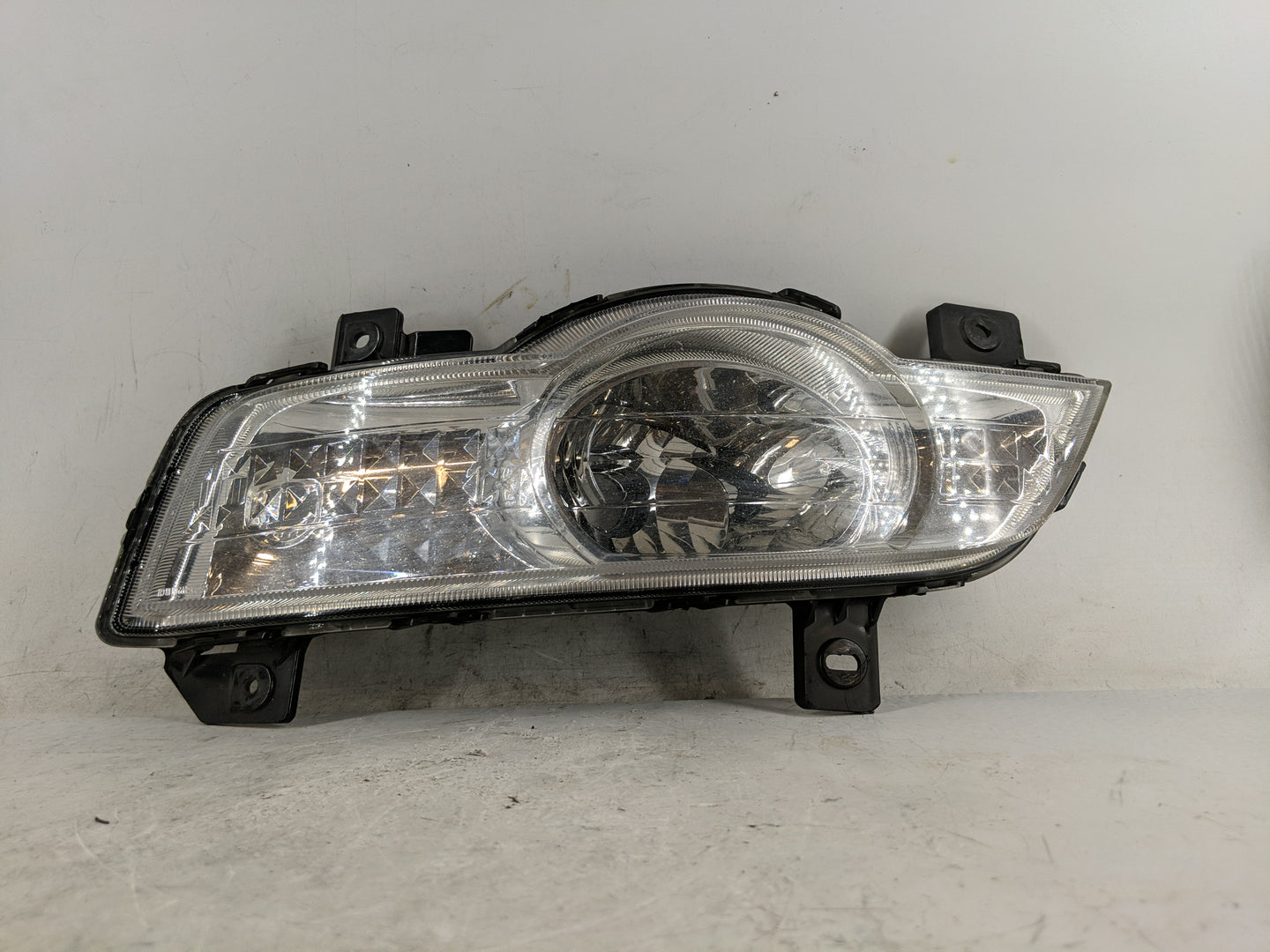 2010 Chevrolet Traverse Driver Left Oem Front Light Lamp - Oemusedautoparts1.com