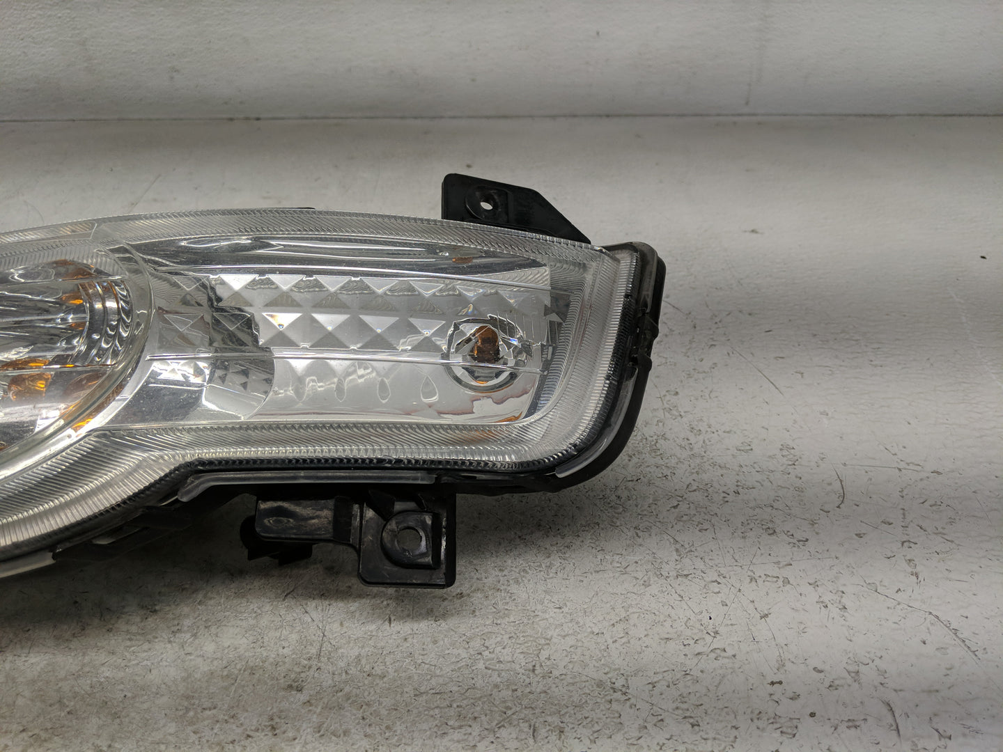 2010 Chevrolet Traverse Driver Left Oem Front Light Lamp - Oemusedautoparts1.com