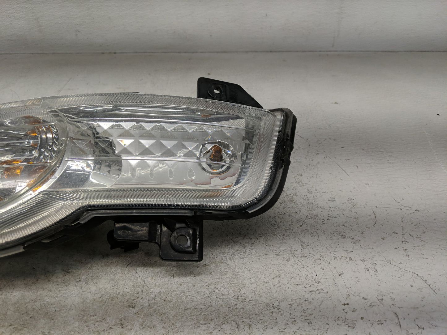 2010 Chevrolet Traverse Driver Left Oem Front Light Lamp - Oemusedautoparts1.com