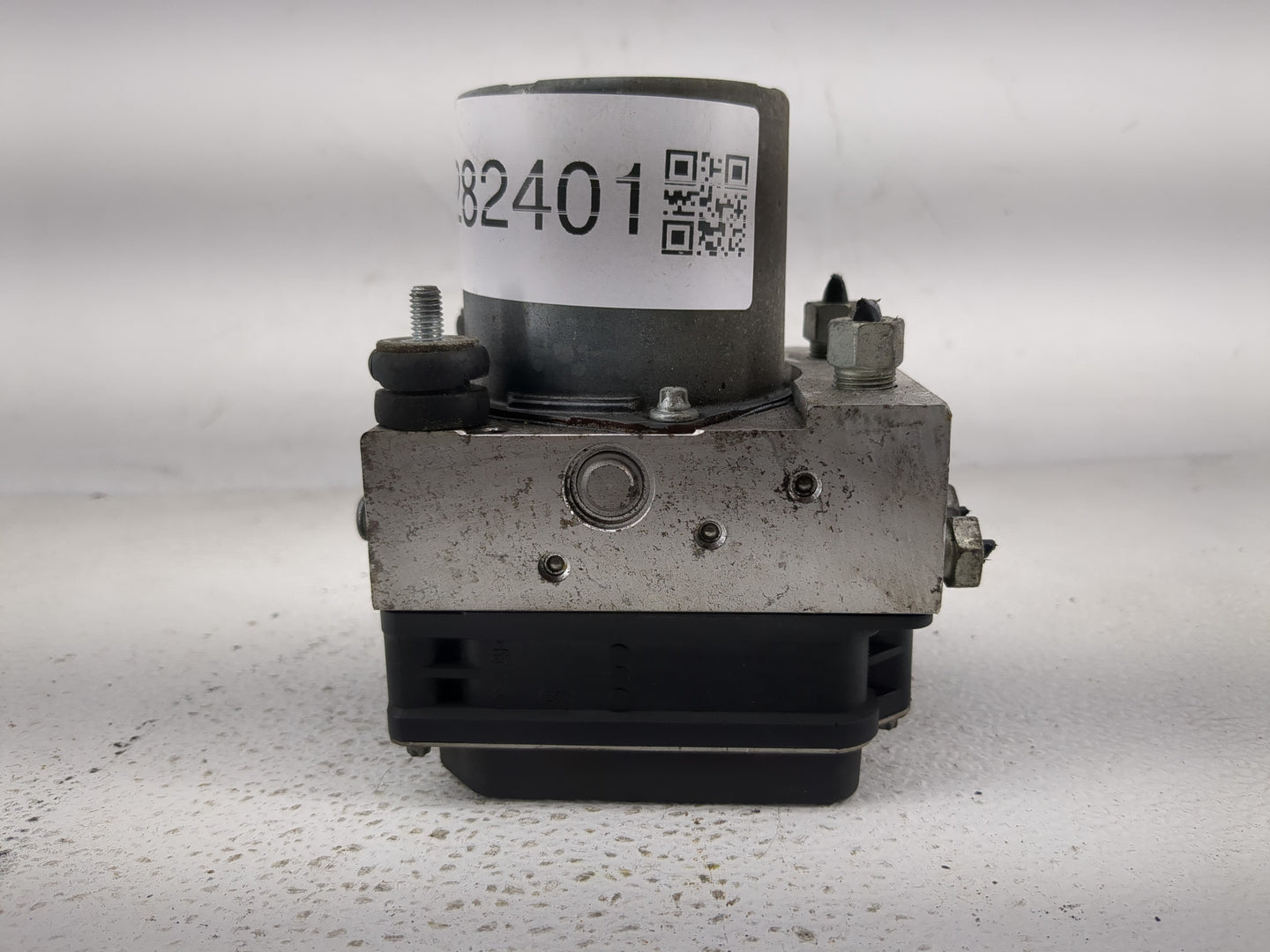 2010 Chevrolet Traverse ABS Pump Control Module Replacement P/N:25840315 Fits OEM Used Auto Parts - Oemusedautoparts1.com