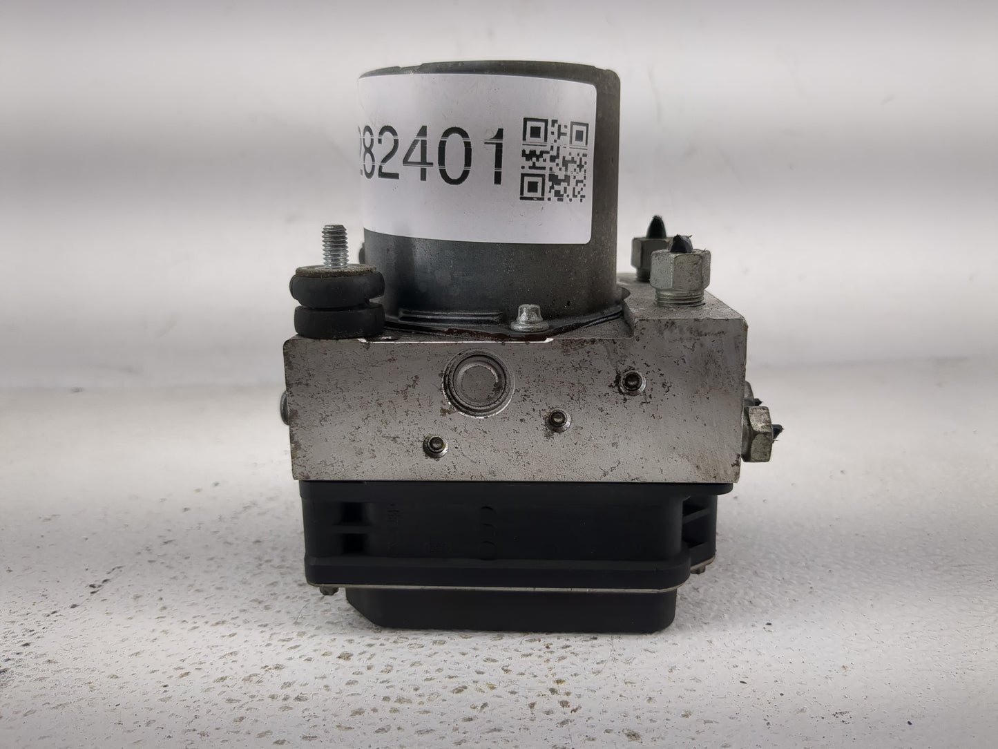 2010 Chevrolet Traverse ABS Pump Control Module Replacement P/N:25840315 Fits OEM Used Auto Parts - Oemusedautoparts1.com