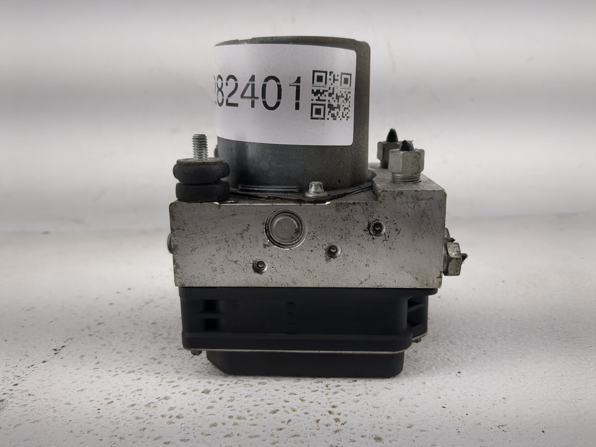 2010 Chevrolet Traverse Anti-Lock Brake ABS Pump Module Actuator OEM P/N:25840315 Fits OEM Used Auto Parts - Oemusedautopart
