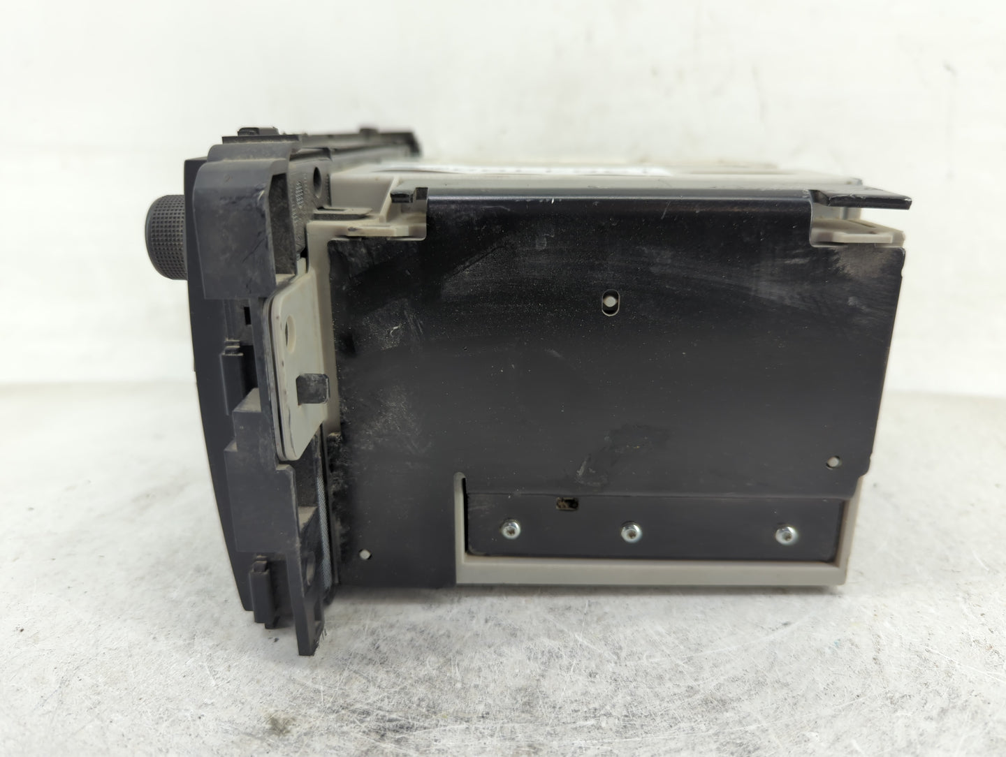 2014-2017 Chevrolet Traverse Radio AM FM Cd Player Receiver Replacement P/N:28224659 25980652 Fits OEM Used Auto Parts - Oem
