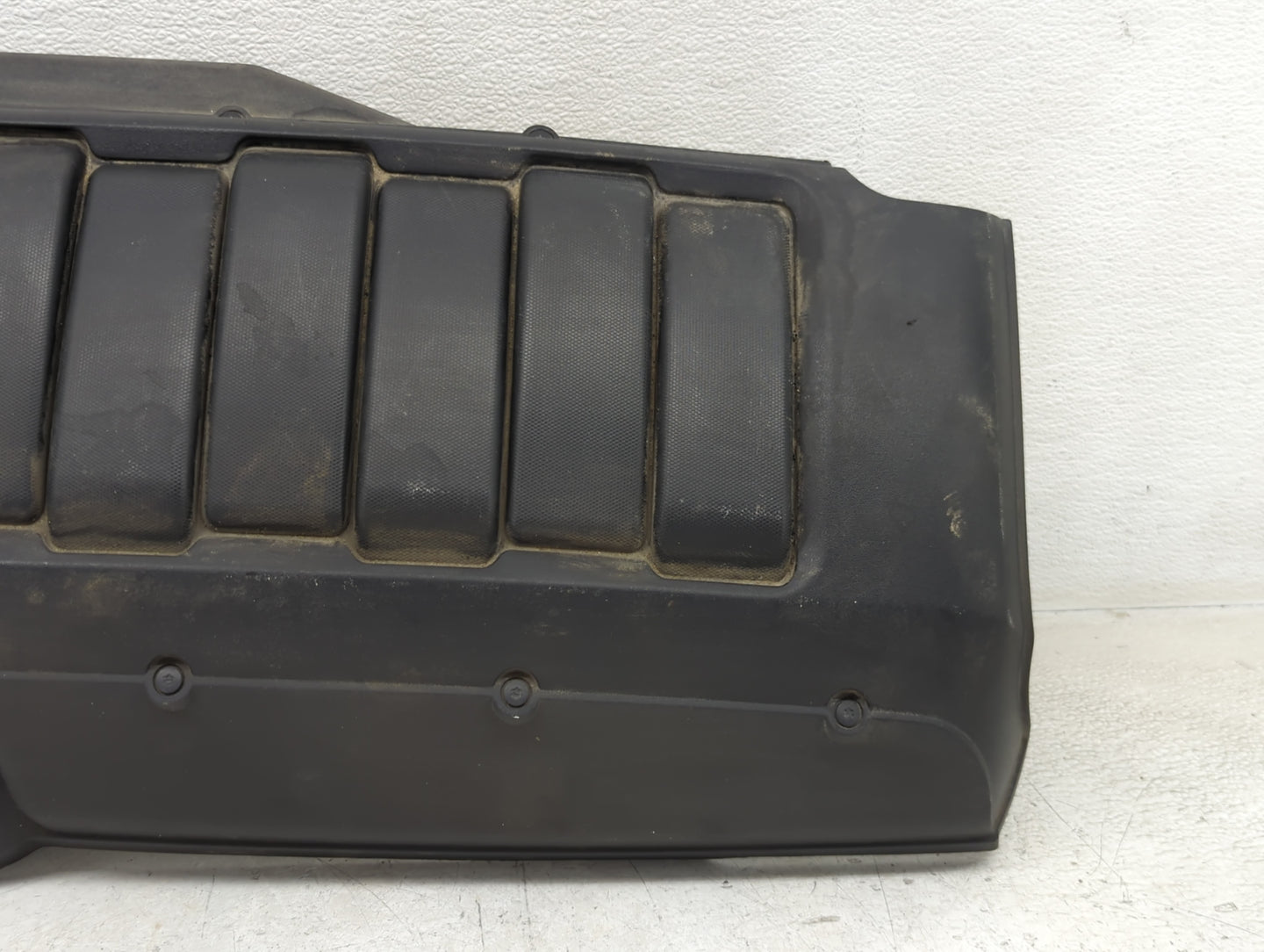 2010 Chevrolet Traverse Engine Cover - Oemusedautoparts1.com