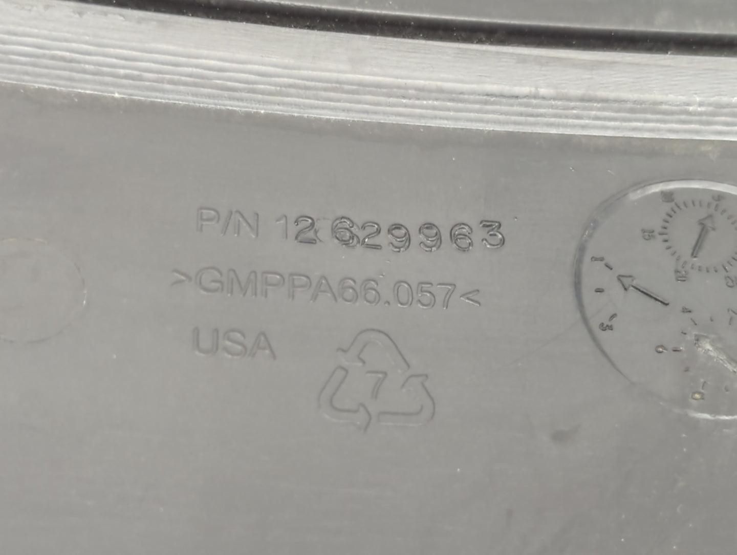 2010 Chevrolet Traverse Engine Cover - Oemusedautoparts1.com