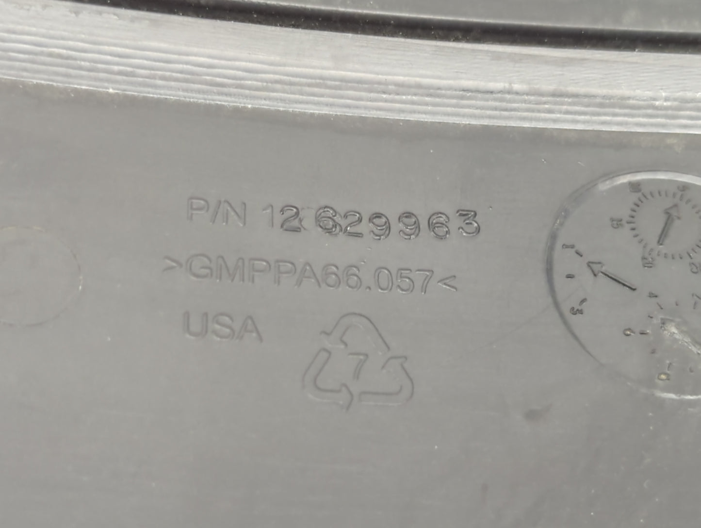 2010 Chevrolet Traverse Engine Cover - Oemusedautoparts1.com