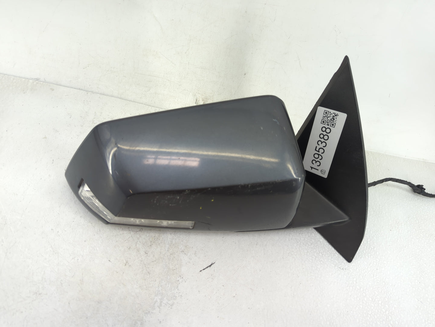 2010 Chevrolet Traverse Passenger Side View Mirror - Right Door Mirror OEM Used - Oemusedautoparts1.com