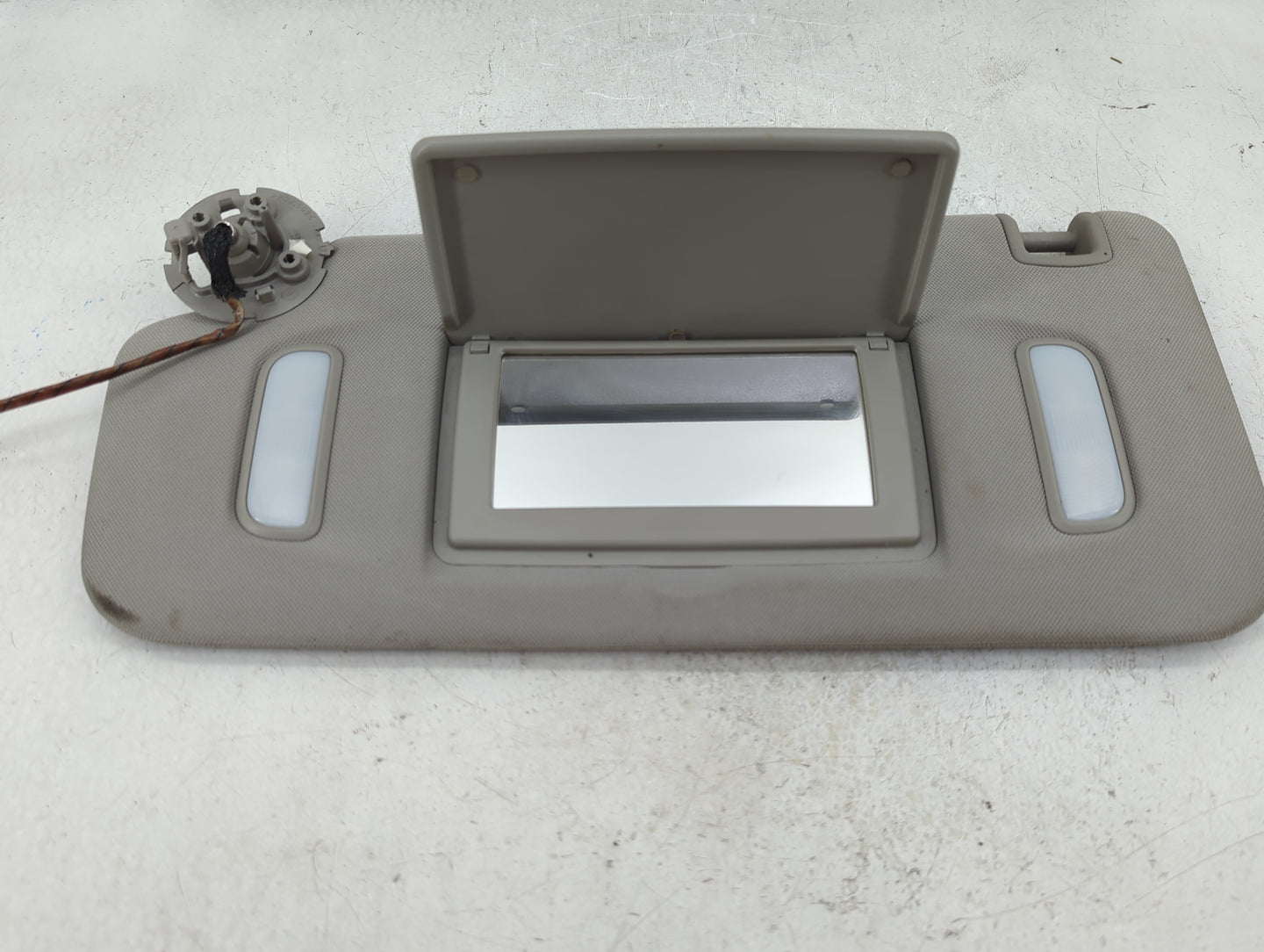 2010 Chevrolet Traverse Sun Visor Shade Replacement Driver Left Mirror Fits OEM Used Auto Parts - Oemusedautoparts1.com