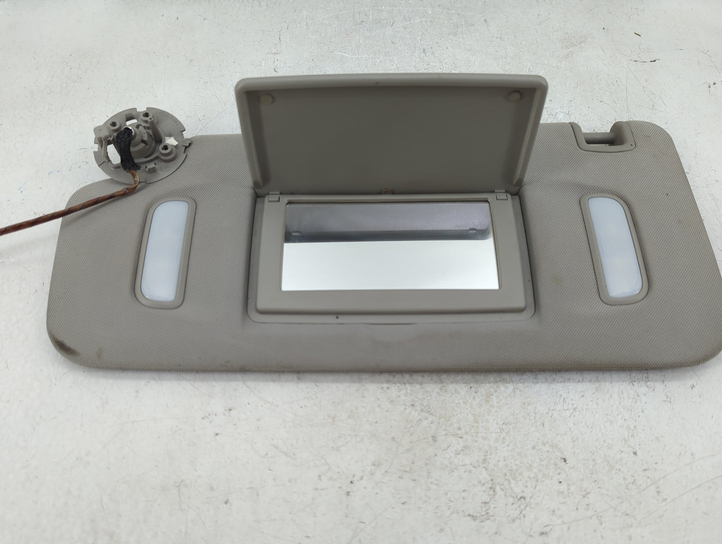 2010 Chevrolet Traverse Sun Visor Shade Replacement Driver Left Mirror Fits OEM Used Auto Parts - Oemusedautoparts1.com