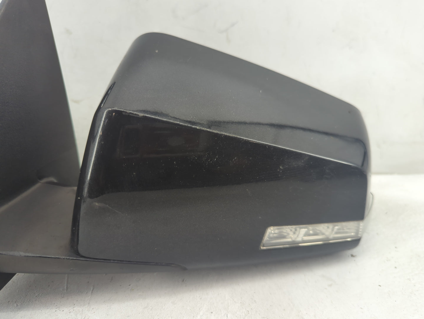 2010 Chevrolet Traverse Driver Side View Mirror - Left Door Mirror OEM Used - Oemusedautoparts1.com