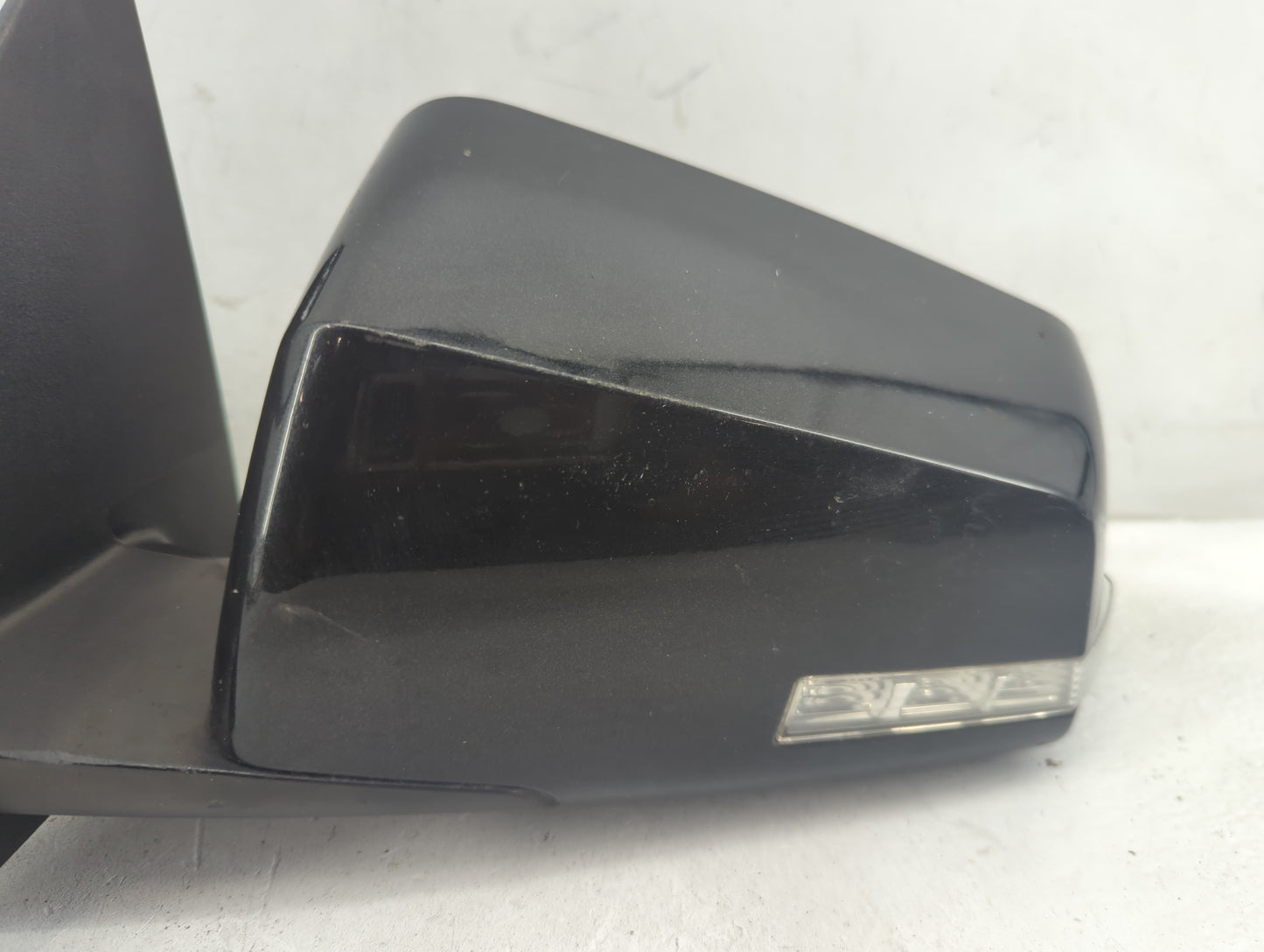 2010 Chevrolet Traverse Driver Side View Mirror - Left Door Mirror OEM Used - Oemusedautoparts1.com