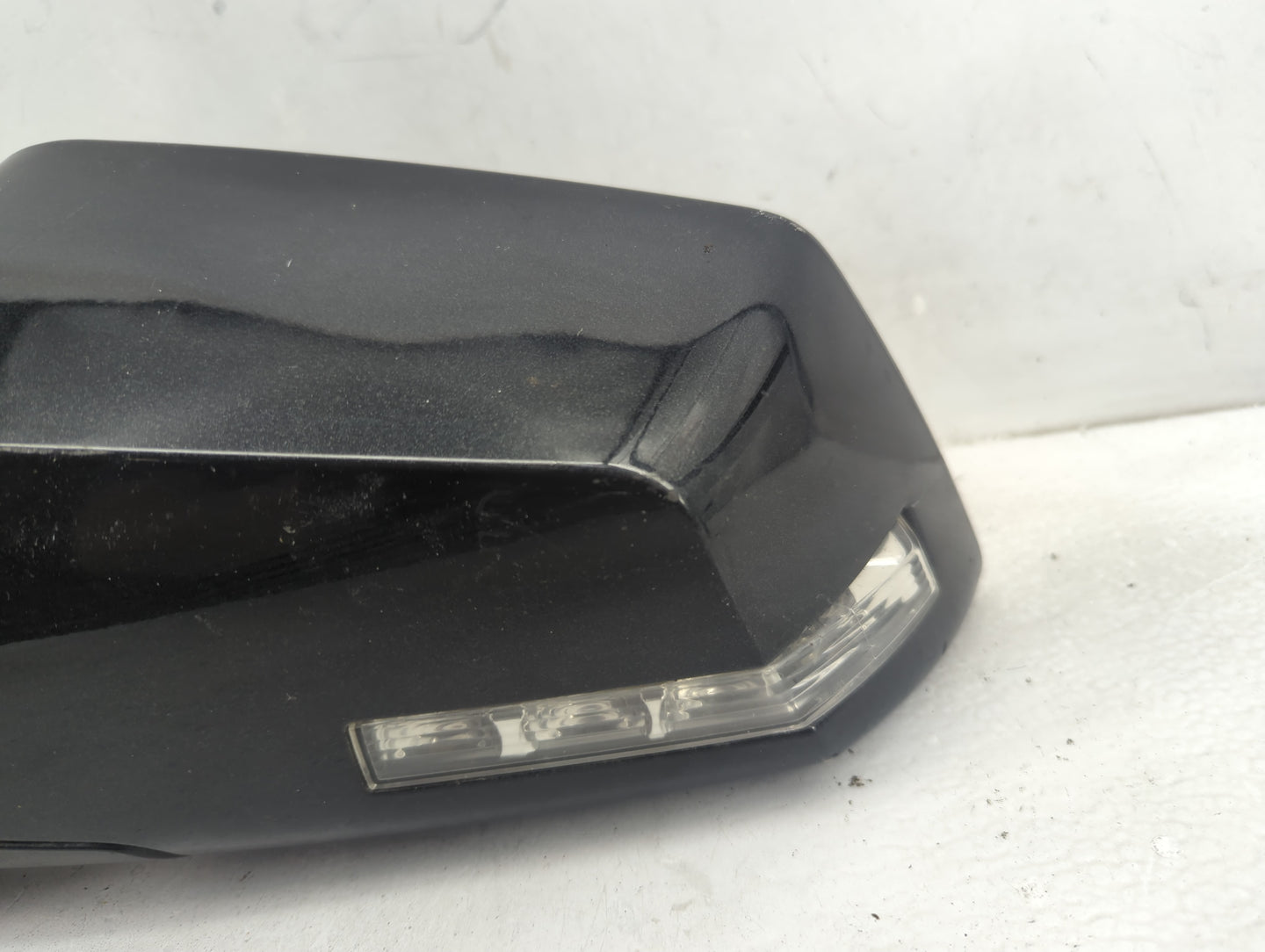 2010 Chevrolet Traverse Driver Side View Mirror - Left Door Mirror OEM Used - Oemusedautoparts1.com