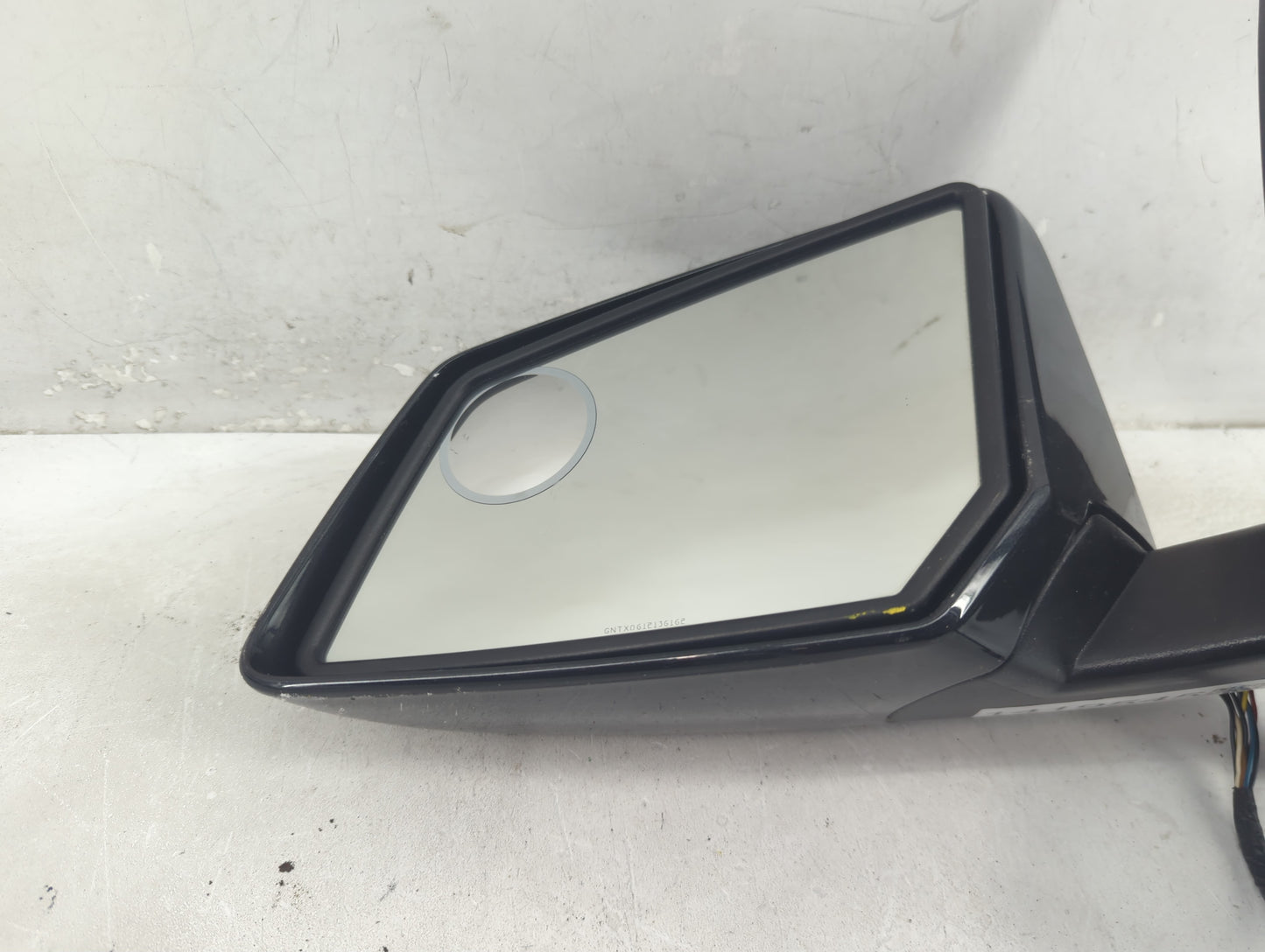 2010 Chevrolet Traverse Driver Side View Mirror - Left Door Mirror OEM Used - Oemusedautoparts1.com