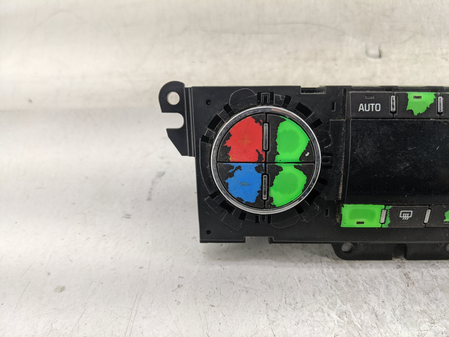 2010 Chevrolet Traverse Climate Control Module Temperature AC/Heater Replacement P/N:25932038 382038R010810575 Fits OEM Used