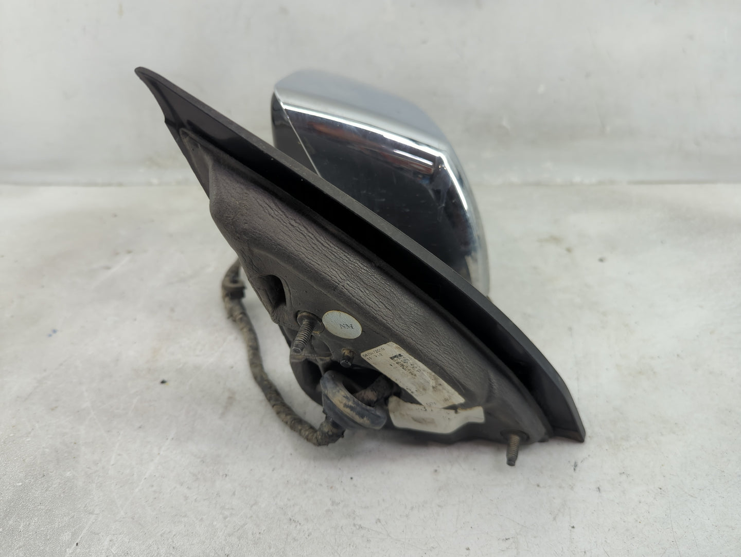 2010 Chevrolet Traverse Driver Left Side View Power Door Mirror Silver - Oemusedautoparts1.com