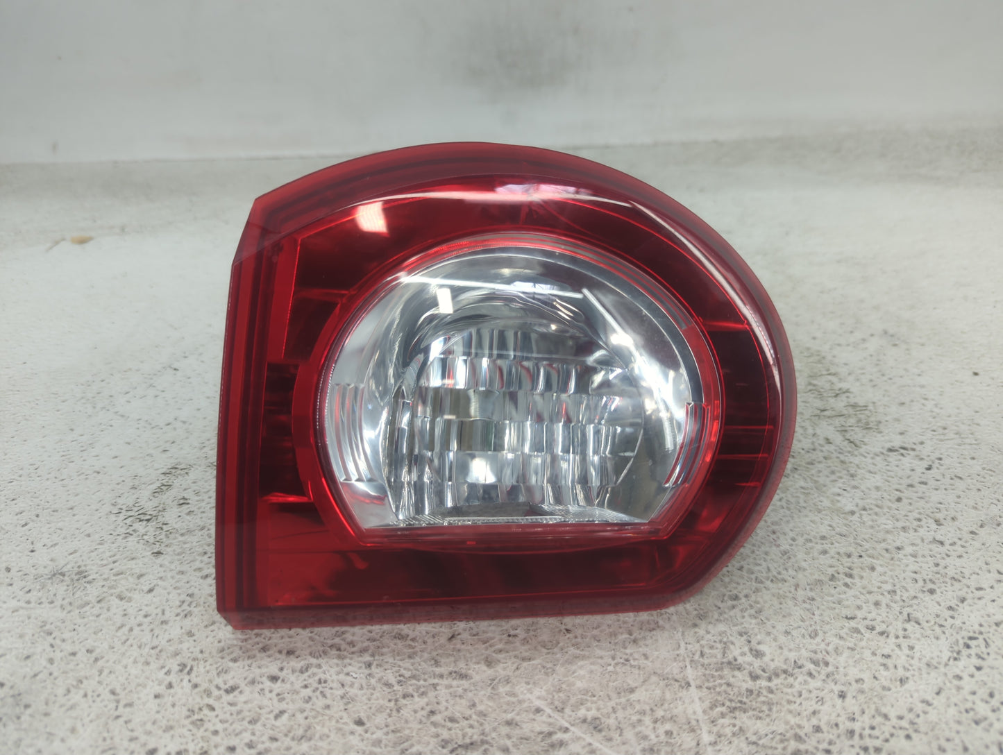 2010 Chevrolet Traverse Tail Light Assembly Passenger Right OEM P/N:25952323 Fits OEM Used Auto Parts - Oemusedautoparts1.co