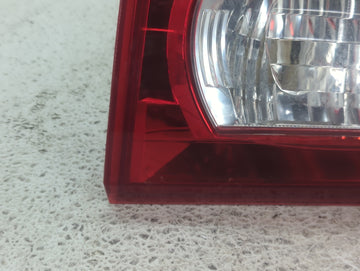 2010 Chevrolet Traverse Tail Light Assembly Passenger Right OEM P/N:25952323 Fits OEM Used Auto Parts