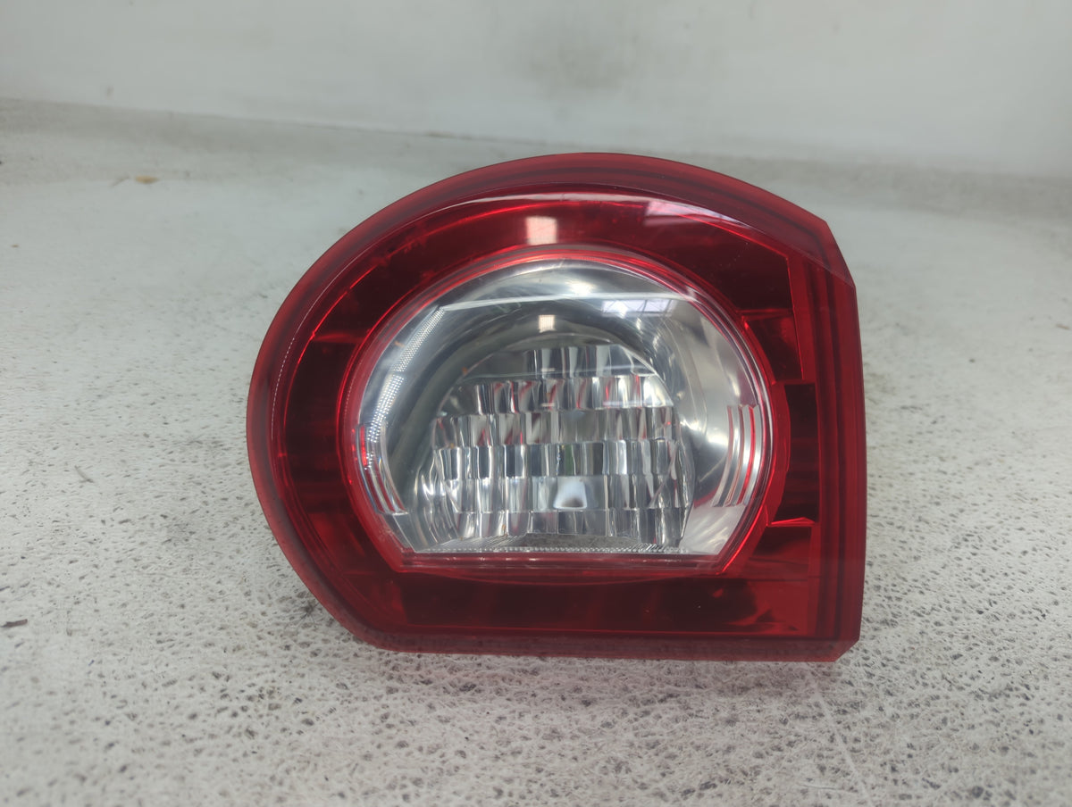 2010 Chevrolet Traverse Driver Left Side Deck Lid Mounted Tail Light 1435596 - Oemusedautoparts1.com