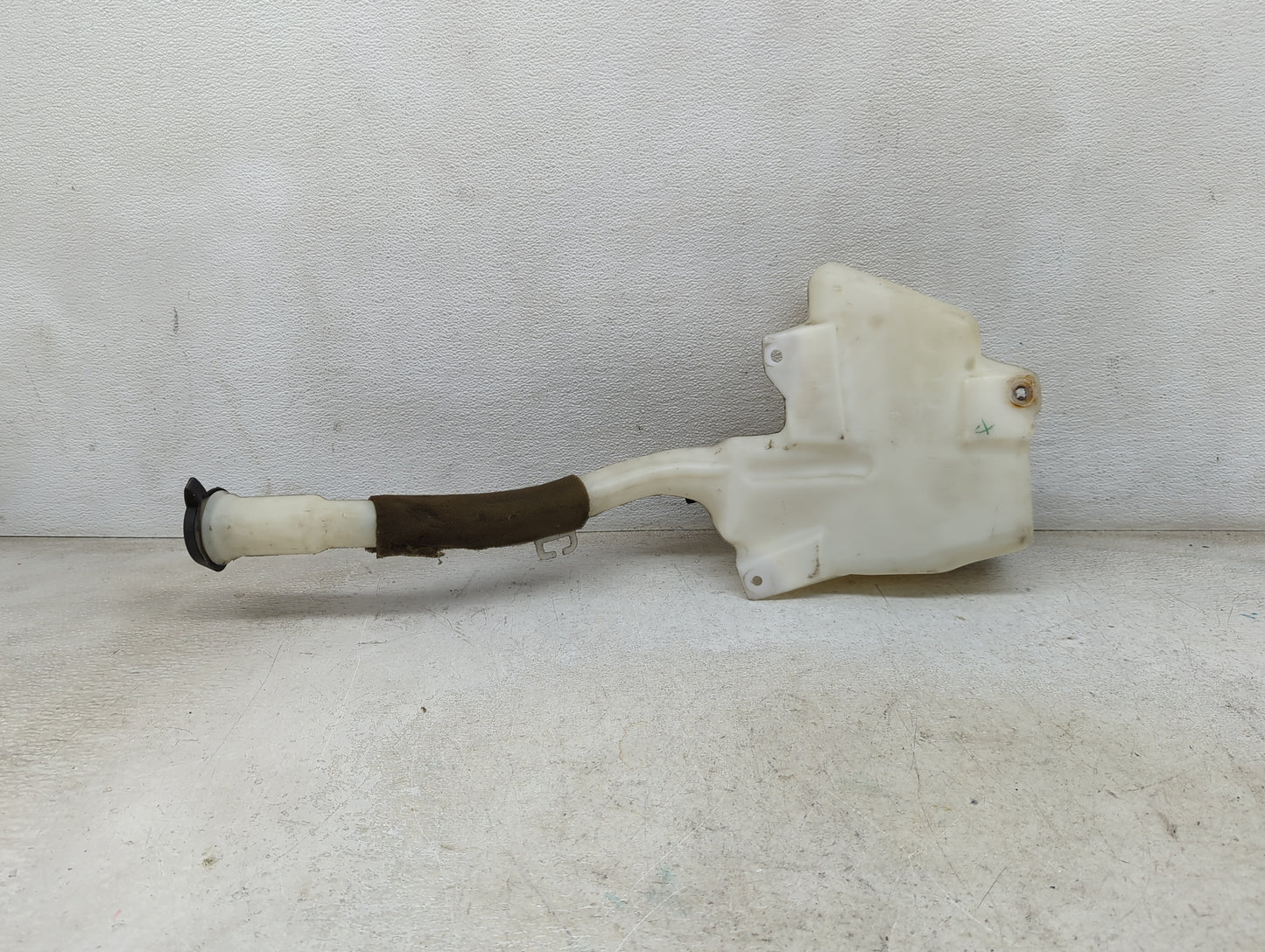 2010 Chevrolet Traverse Windshield Washer Fluid Reservoir Bottle Oem - Oemusedautoparts1.com