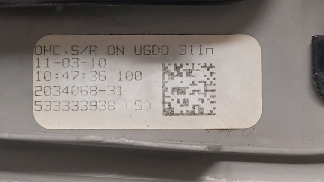 2010 Chevrolet Traverse Overhead Roof Console - Oemusedautoparts1.com