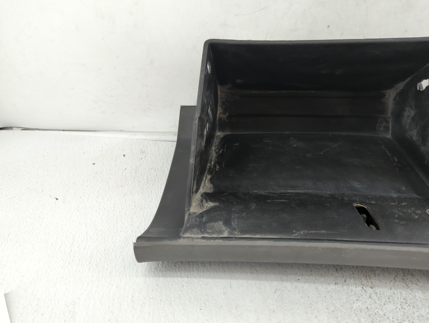 2010 Chevrolet Traverse Passenger Glove Box Door Storage Compartment 397476 - Oemusedautoparts1.com