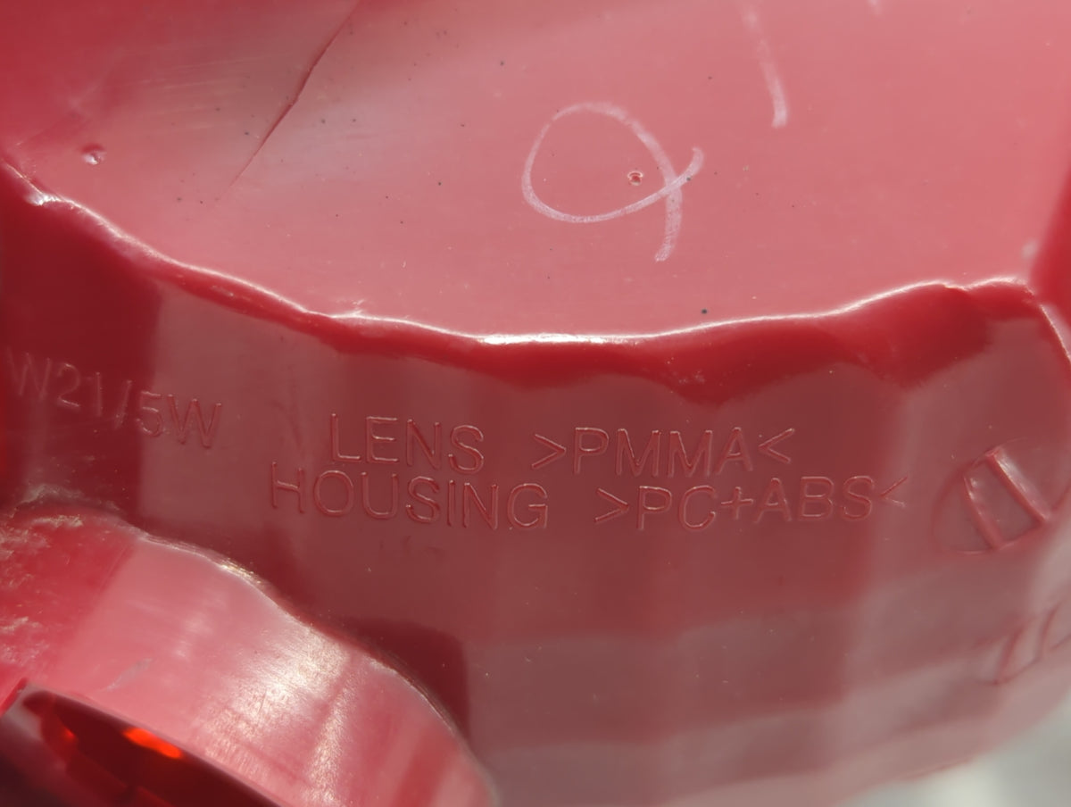 2009-2012 Chevrolet Traverse Tail Light Assembly Passenger Right OEM Fits Fits 2009 2010 2011 2012 OEM Used Auto Parts - Oem
