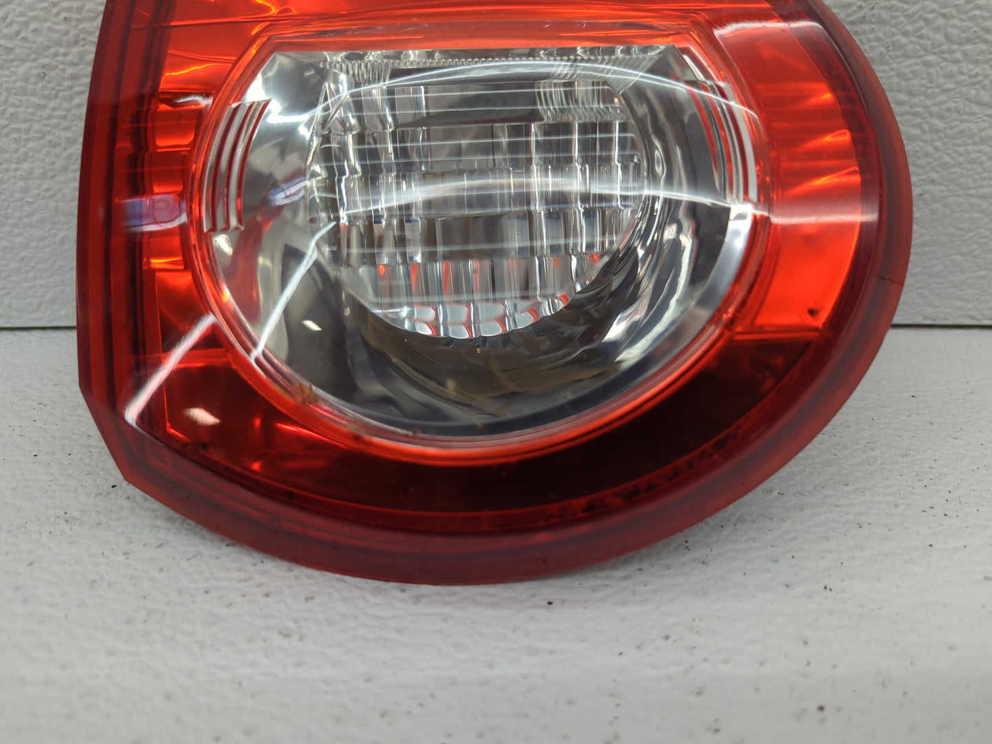 2010 Chevrolet Traverse Tail Light Assembly Driver Left OEM P/N:25952322 Fits OEM Used Auto Parts - Oemusedautoparts1.com