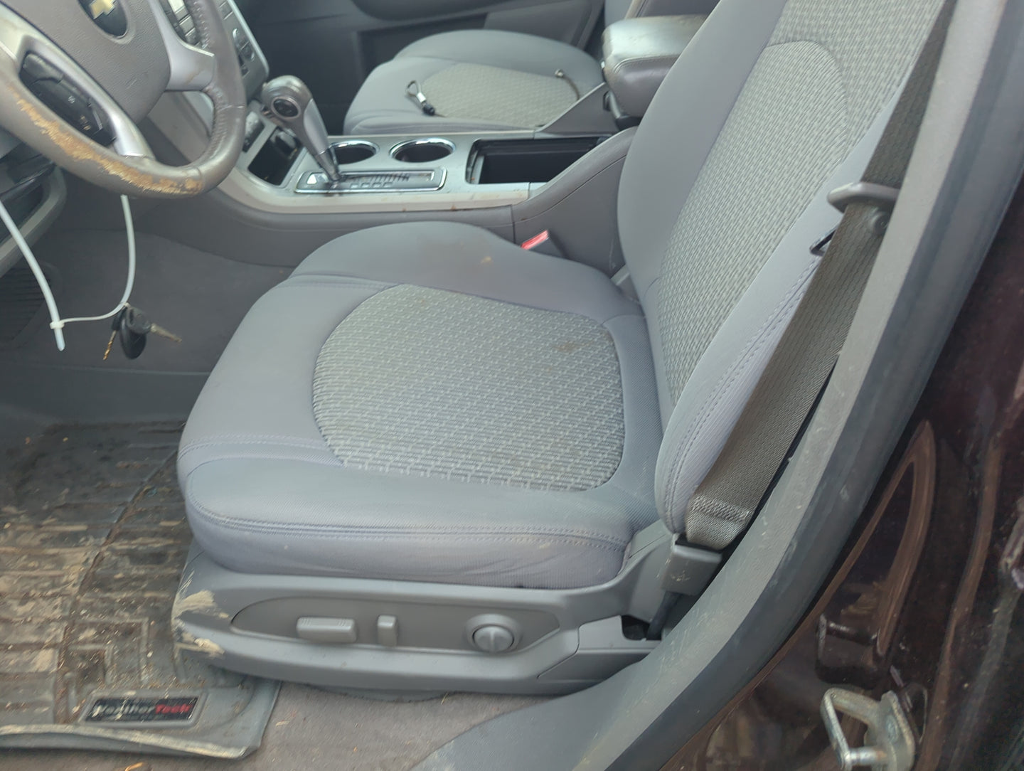 2010 Chevrolet Traverse Driver Front Seat Oem 5010349 - Oemusedautoparts1.com