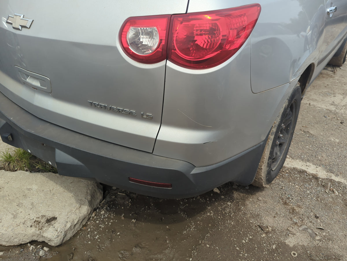2010 Chevrolet Traverse Rear Bumper Assembly Oem 5019233 - Oemusedautoparts1.com