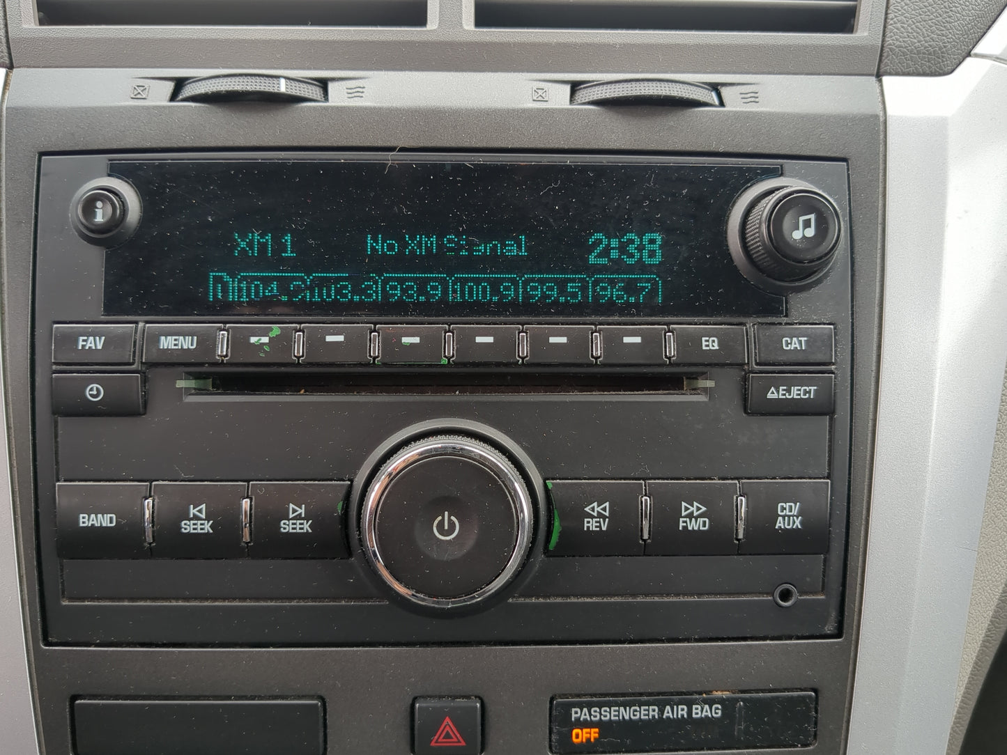 2010 Chevrolet Traverse Radio AM FM Cd Player Receiver Replacement Fits OEM Used Auto Parts - Oemusedautoparts1.com