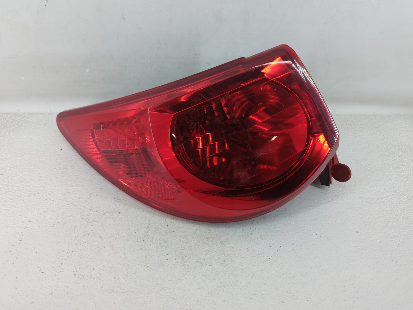 2010 Chevrolet Traverse Tail Light Assembly Driver Left OEM P/N:ZFY-00928-GM Fits OEM Used Auto Parts - Oemusedautoparts1.co