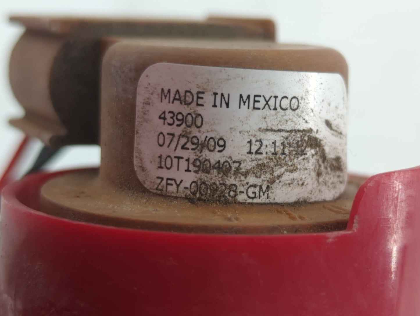 2010 Chevrolet Traverse Tail Light Assembly Driver Left OEM P/N:ZFY-00928-GM Fits OEM Used Auto Parts - Oemusedautoparts1.co