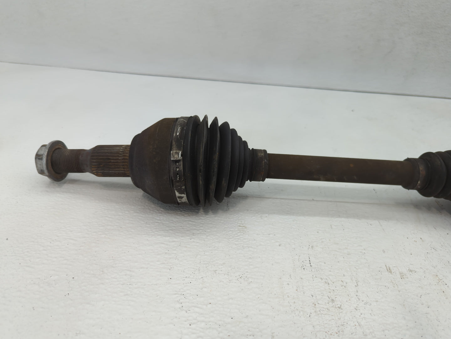 2017-2017 Chevrolet Traverse Axle Shaft Front Passenger Cv C/v - Oemusedautoparts1.com